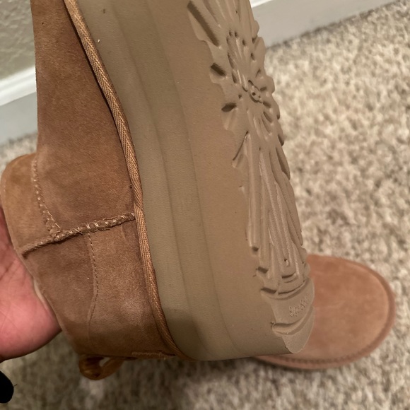UGG - Picture 4 of 10